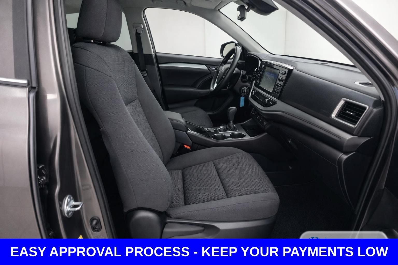 Used 2019 Toyota Highlander LE FWD image 14