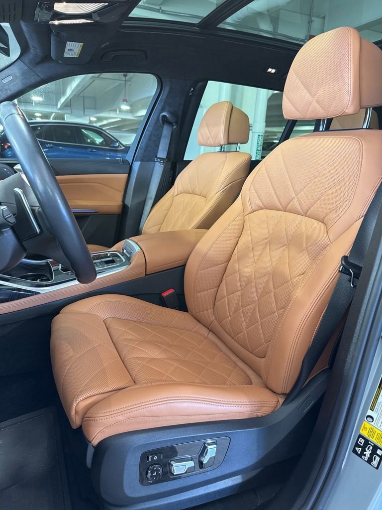 Certified 2024 BMW X7 xDrive40i w/ M Sport Package AWD/4WD image 12