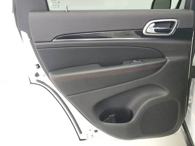 Used 2018 Jeep Grand Cherokee Trailhawk w/ Trailhawk Luxury Group AWD/4WD image 14