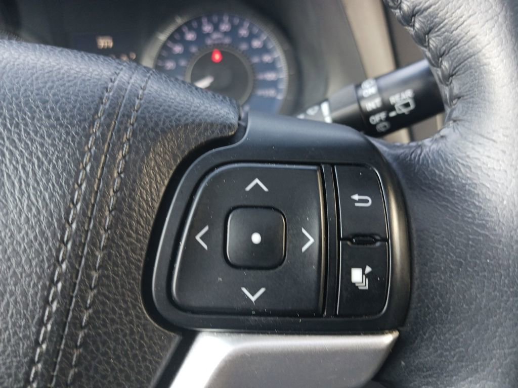 Used 2015 Toyota Sienna XLE Premium image 13