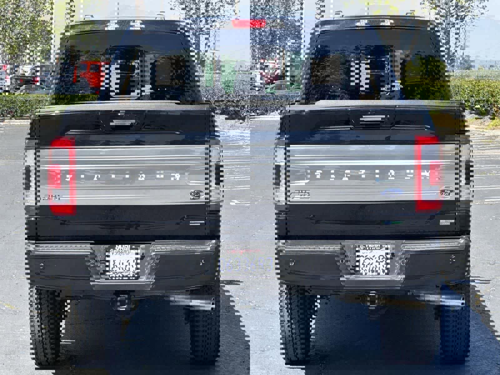 Used 2023 Ford F150 Platinum image 4