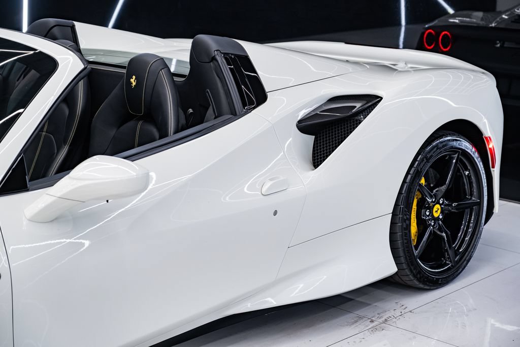 Used 2022 Ferrari F8 Tributo RWD image 13