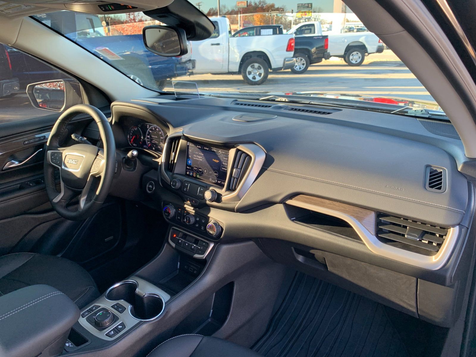 Used 2024 GMC Terrain Denali w/ Black Diamond Edition image 19