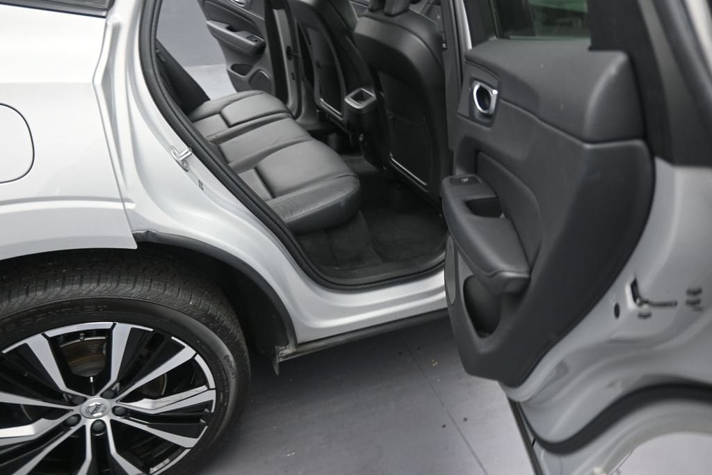 Certified 2024 Volvo XC60 B5 Plus AWD/4WD image 14