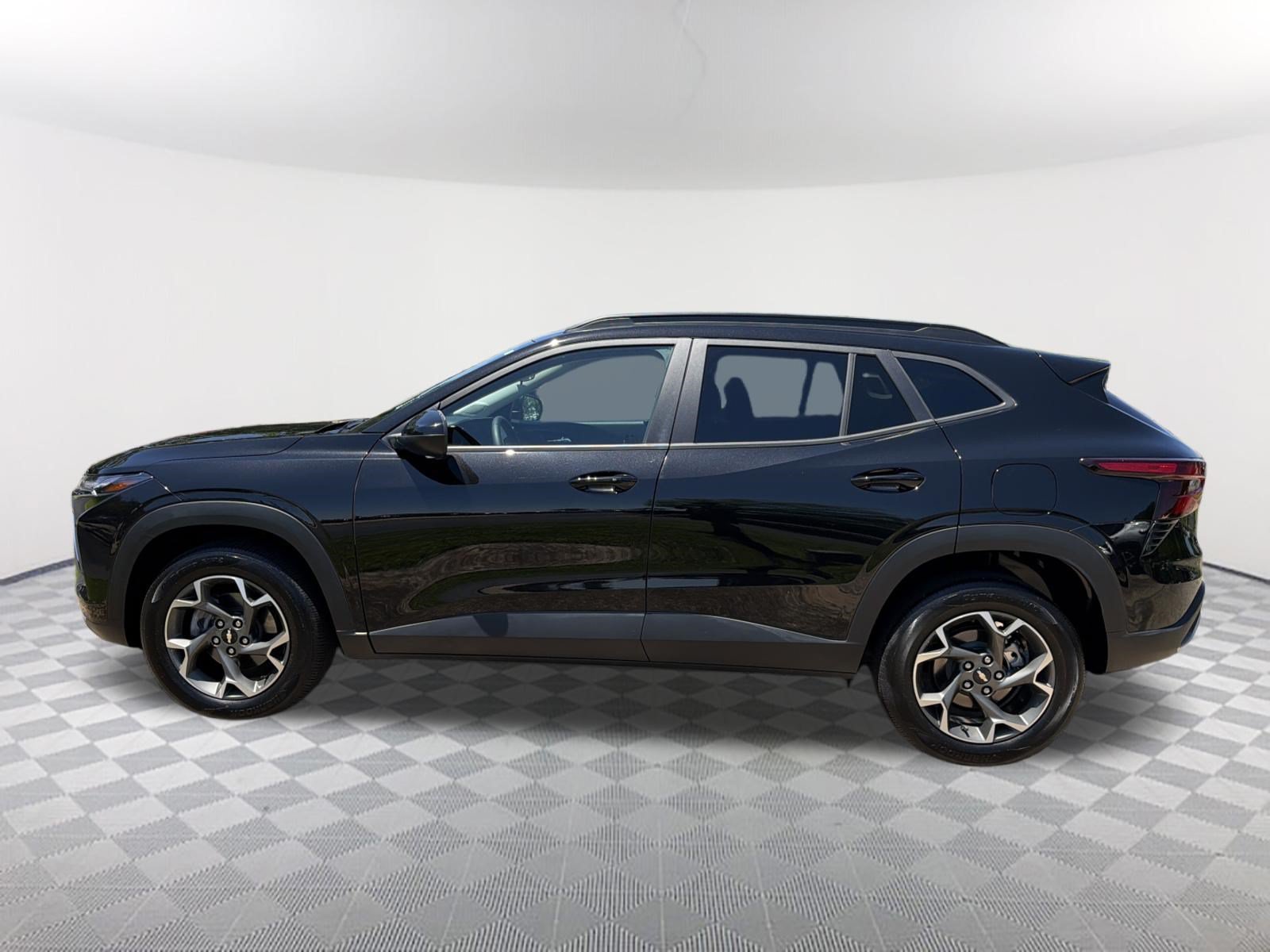Used 2024 Chevrolet Trax LT FWD image 8