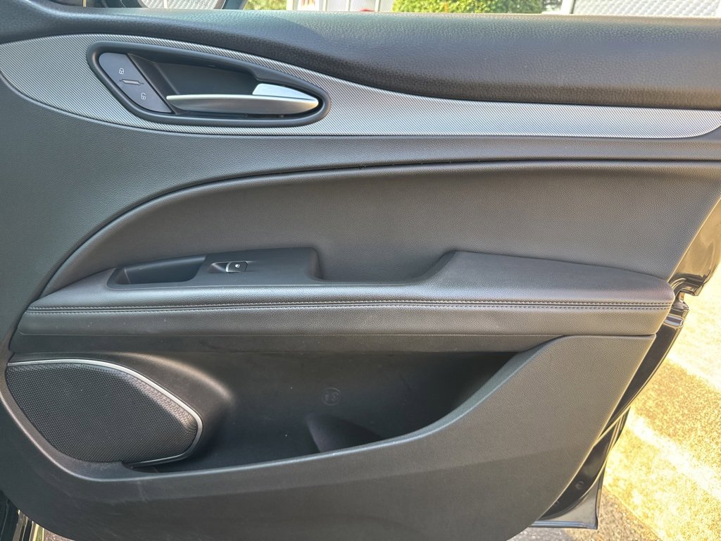 Used 2022 Alfa Romeo Stelvio Veloce image 60