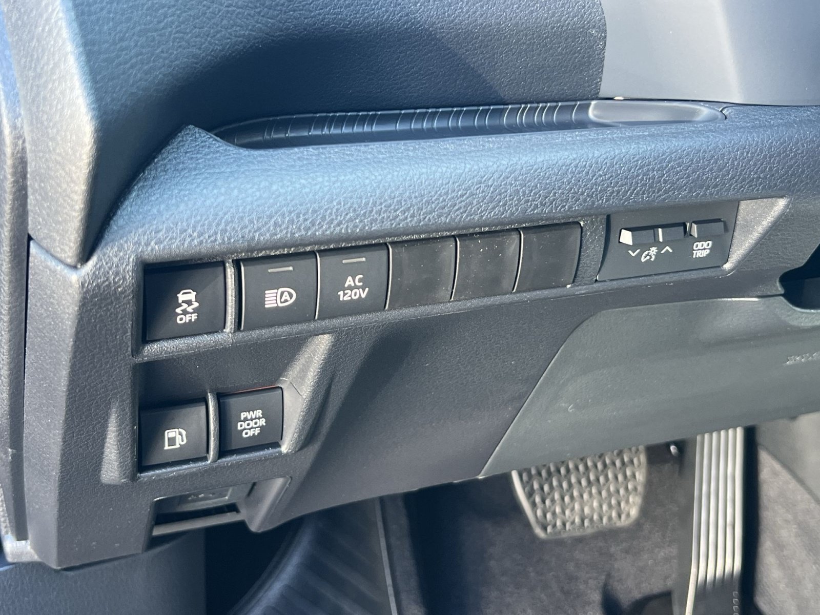 New 2026 Toyota Sienna XLE Woodland Edition AWD/4WD image 24