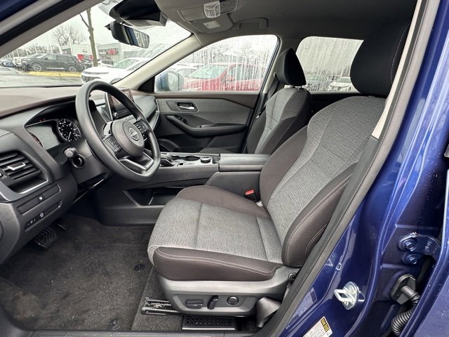 Certified 2023 Nissan Rogue SV image 24