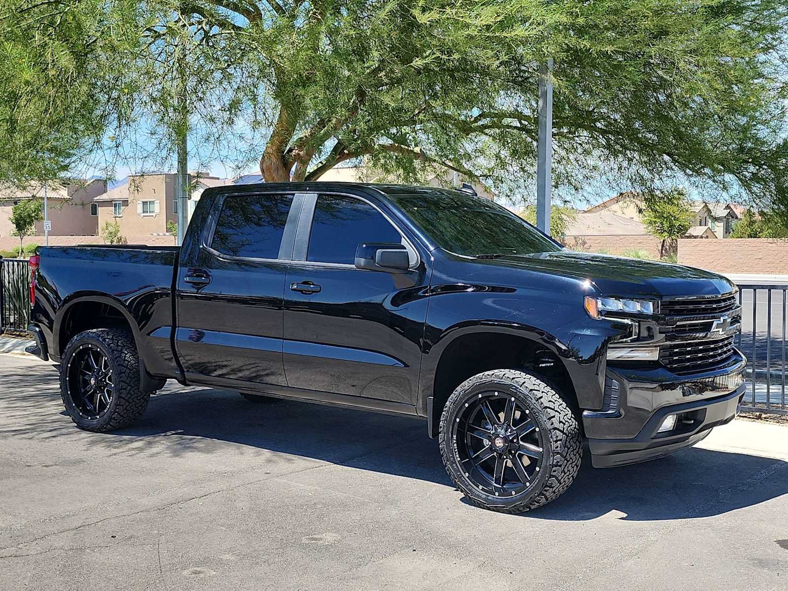 Used 2022 Chevrolet Silverado 1500 RST AWD/4WD image 2