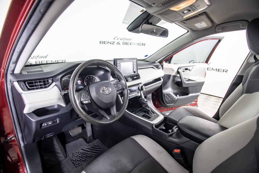 Used 2021 Toyota RAV4 XLE w/ Carpet Mat Package (TMS) FWD image 20