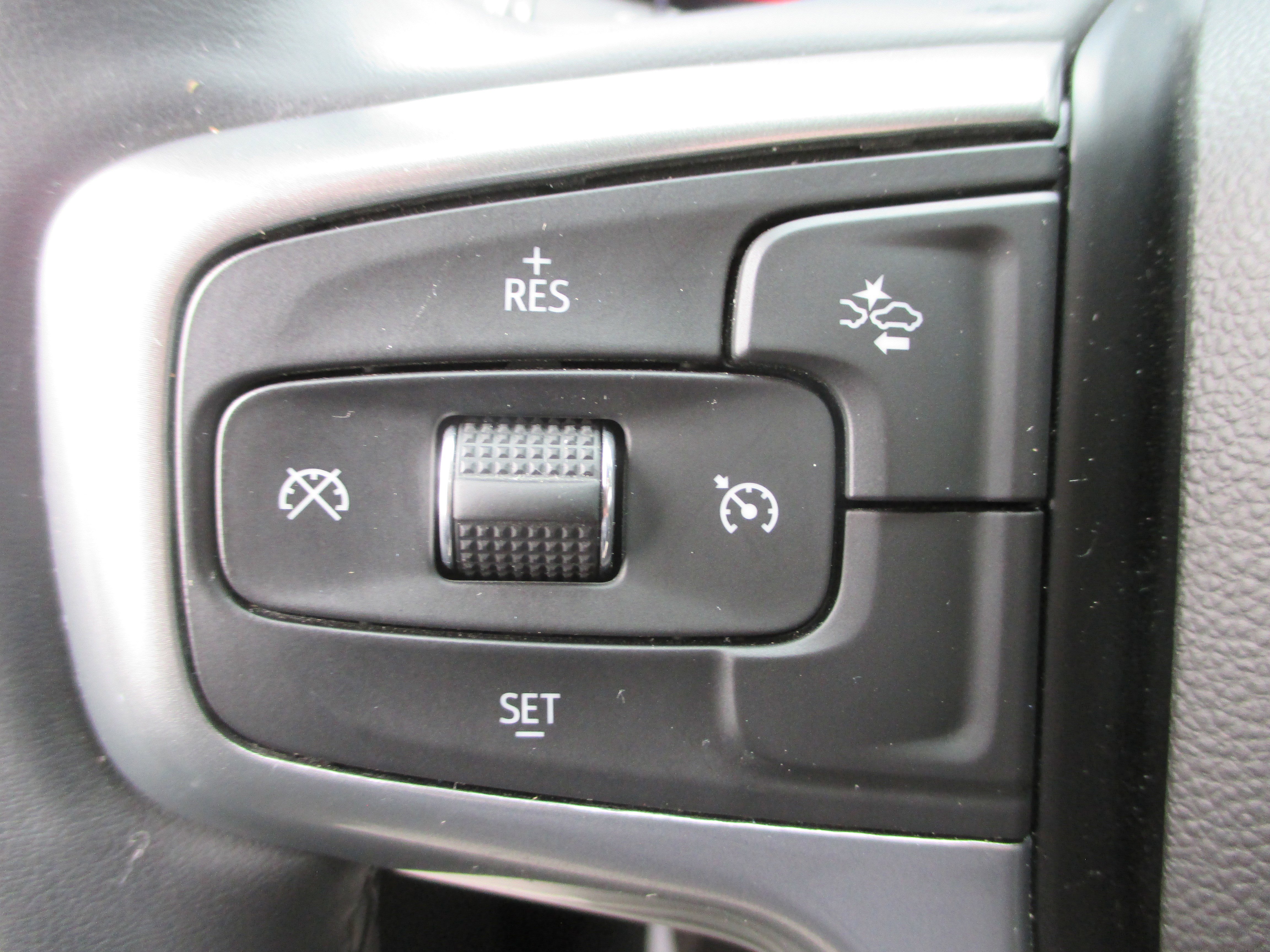 Used 2023 Chevrolet Suburban LS AWD/4WD image 21