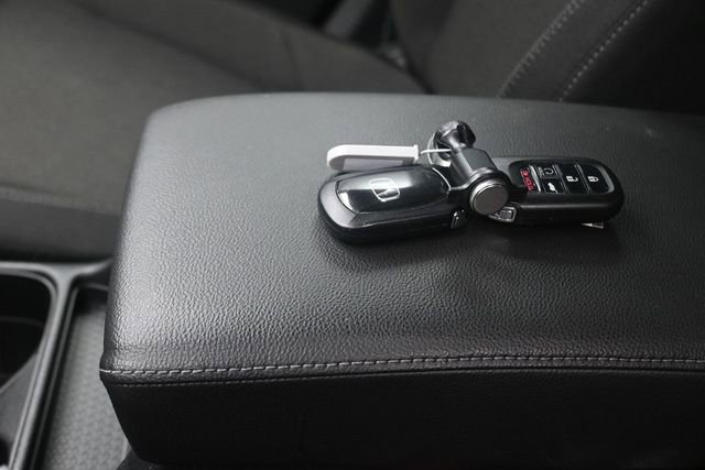 Used 2025 Honda CR-V EX image 9