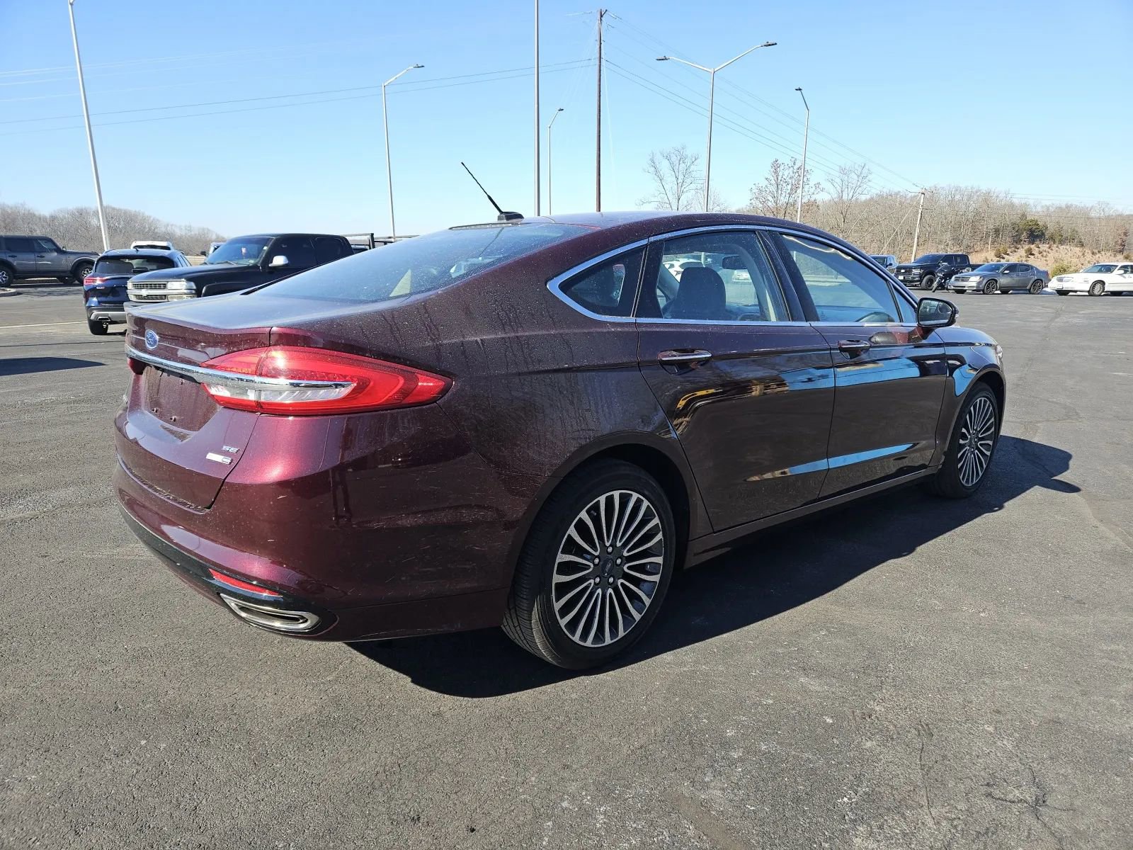 Used 2017 Ford Fusion SE image 4