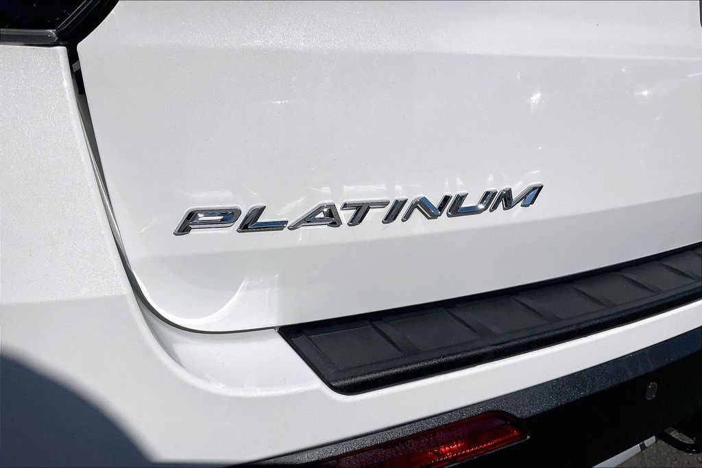 Used 2026 Ford Explorer Platinum image 31