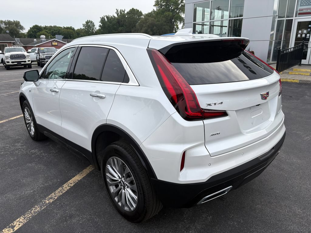 Used 2024 Cadillac XT4 Premium Luxury w/ Active Safety Package AWD/4WD image 5