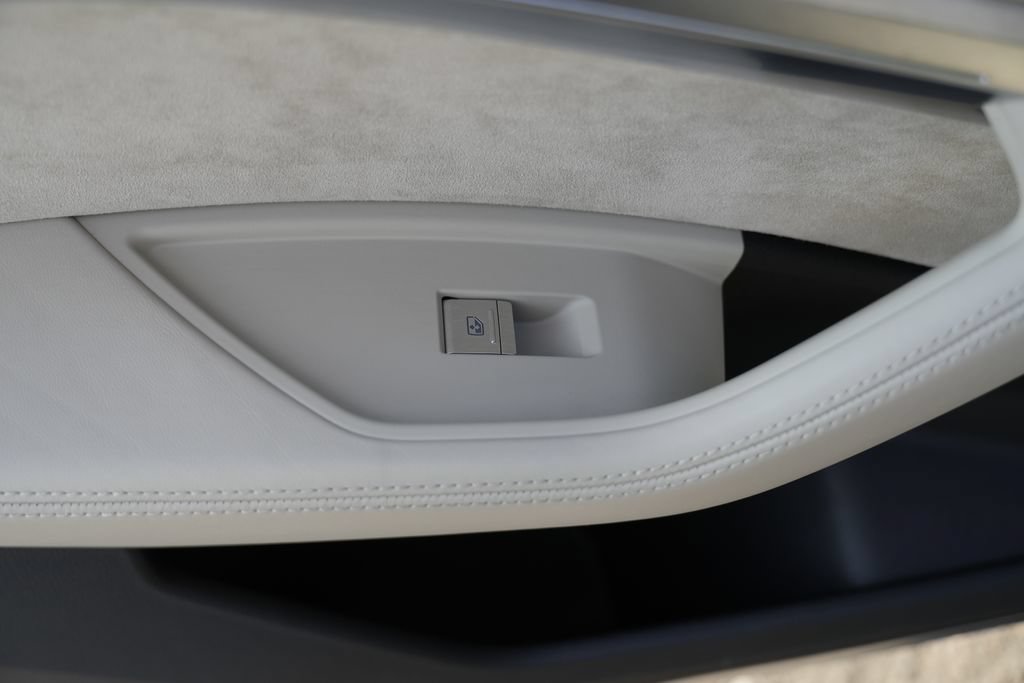 Used 2019 Audi e-tron Prestige AWD/4WD image 32