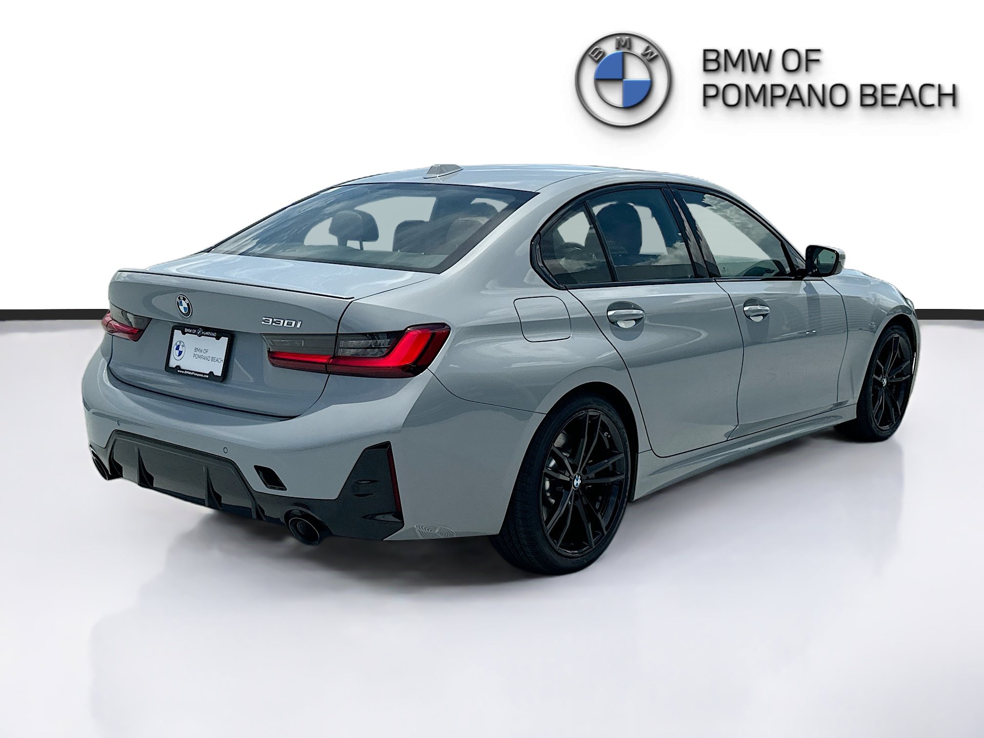 Used 2023 BMW 330i Sedan w/ M Sport Package RWD image 7