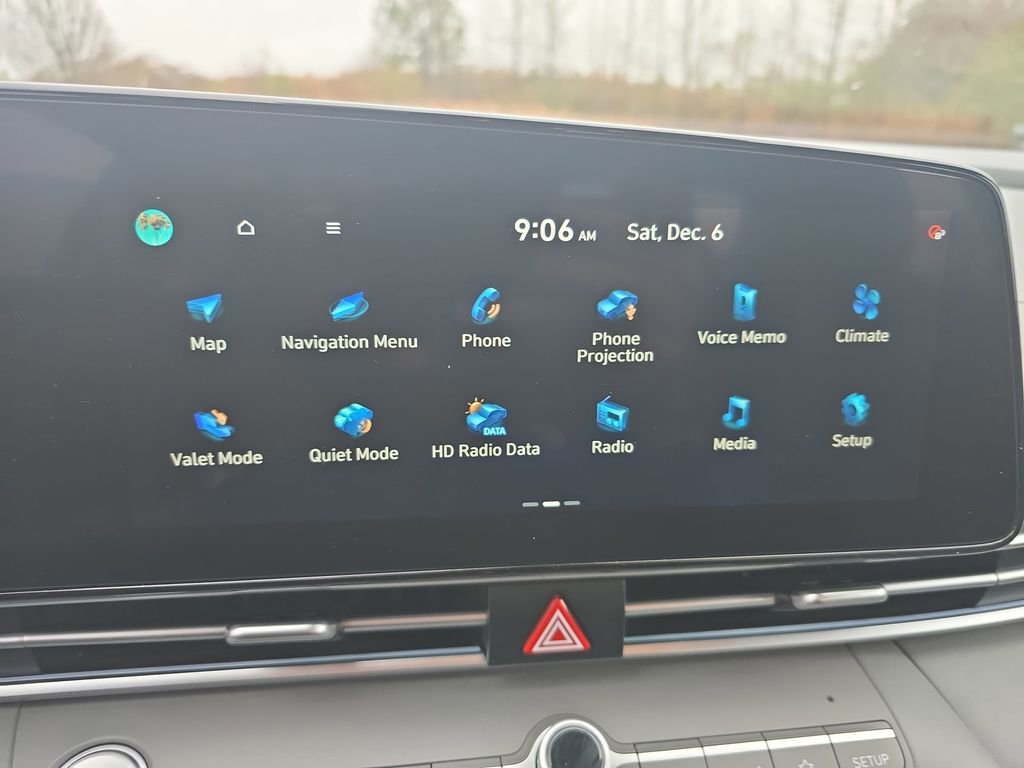 Used 2024 Hyundai Elantra SEL image 23