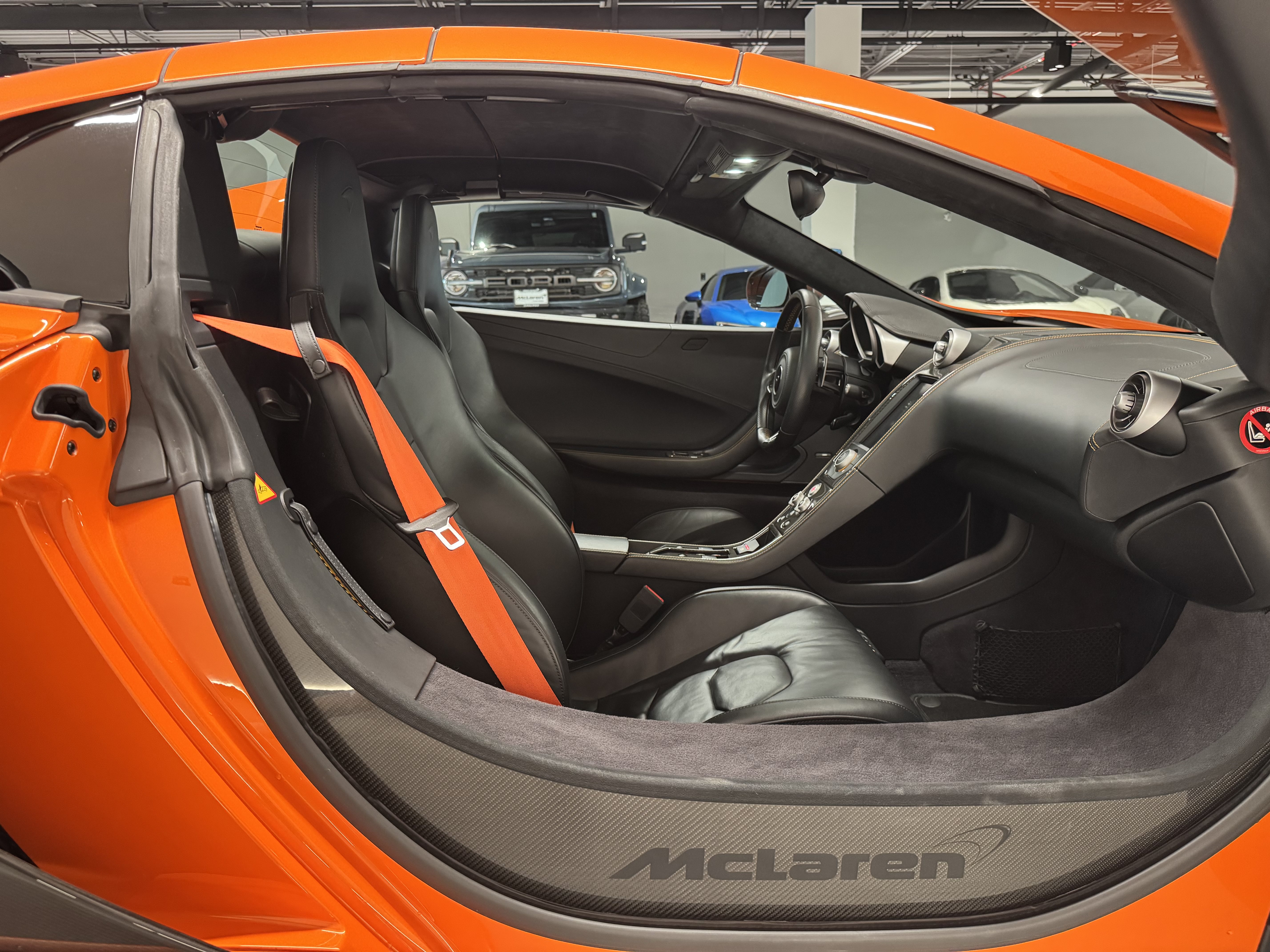 Used 2015 McLaren 650S Spider RWD image 12