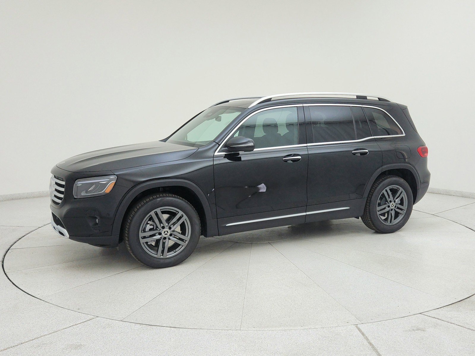 New 2025 Mercedes-Benz GLB 250 image 11