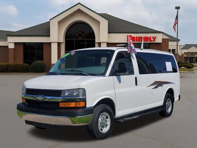 Used 2008 Chevrolet Express 3500 Passenger w/ LT Preferred Equipment Group RWD image 2