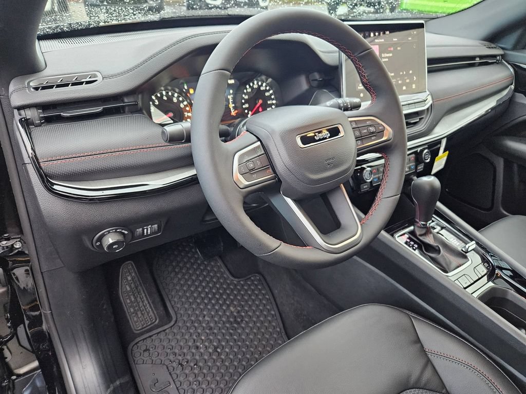 Used 2026 Jeep Compass Trailhawk AWD/4WD image 13