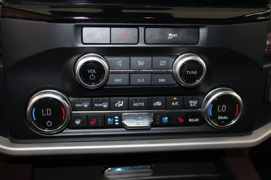 Used 2024 Ford Expedition Limited RWD image 48