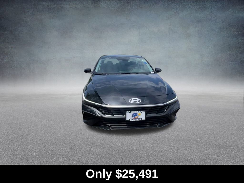 Used 2025 Hyundai Elantra Blue image 4