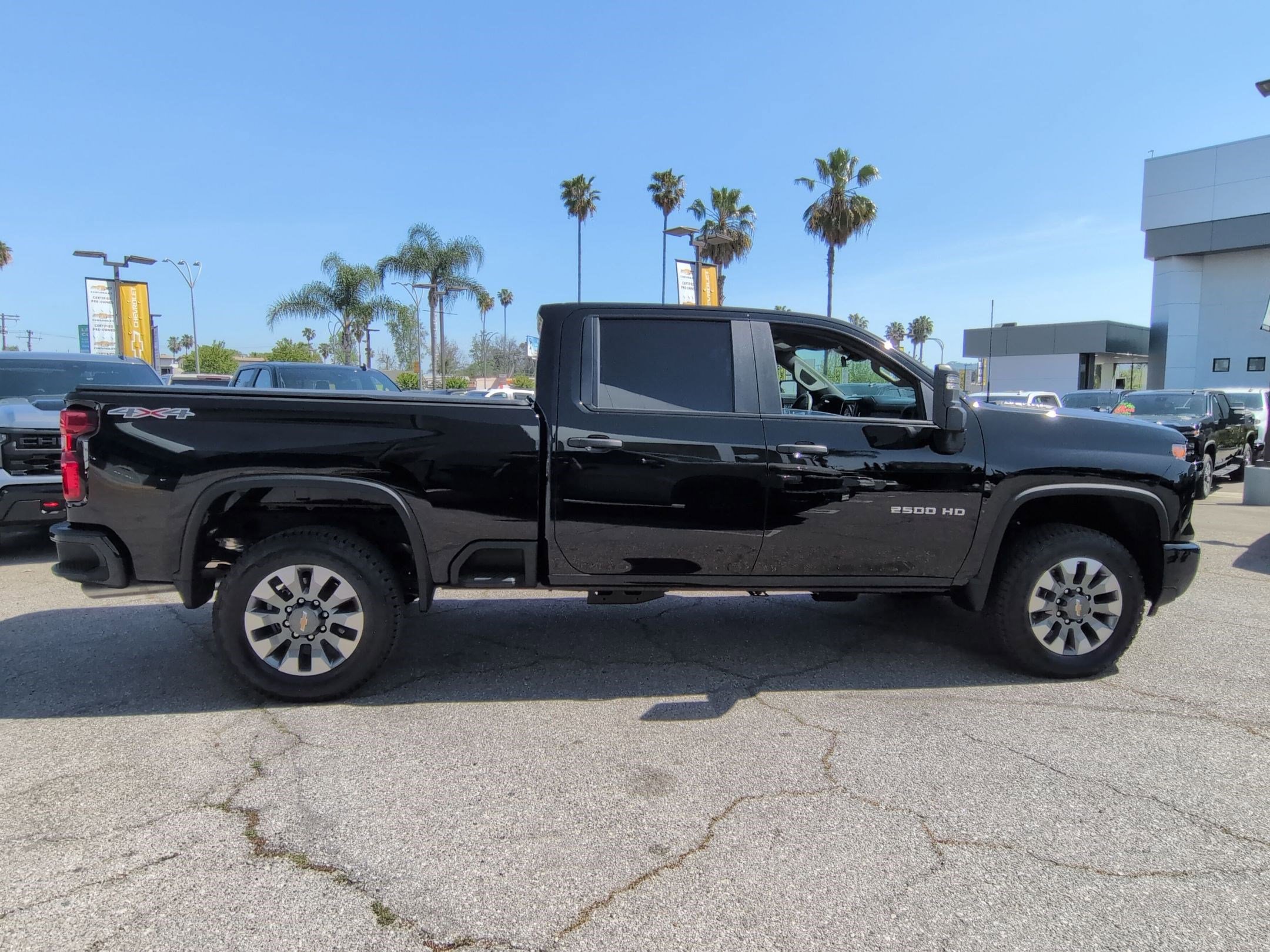 Used 2026 Chevrolet Silverado 2500 Custom image 4