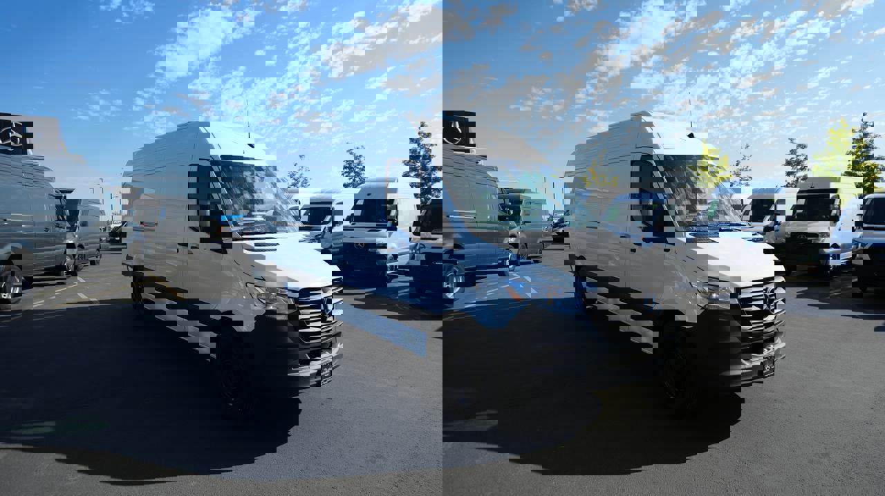 New 2025 Mercedes-Benz Sprinter 2500 image 2