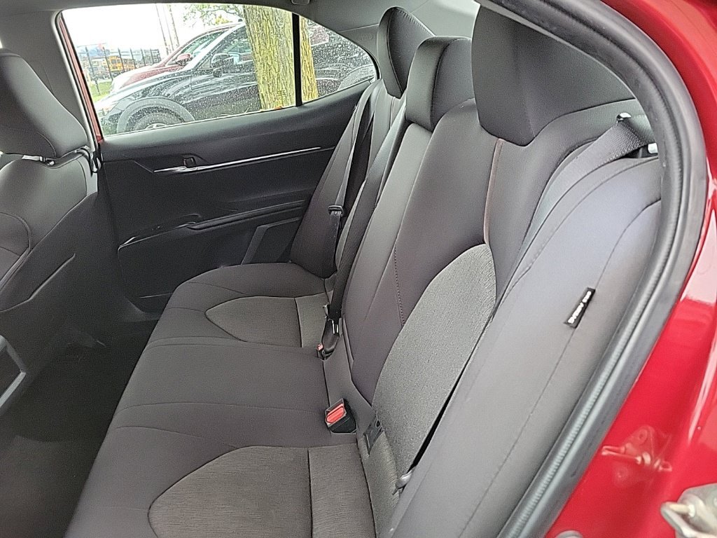Used 2020 Toyota Camry LE FWD image 11