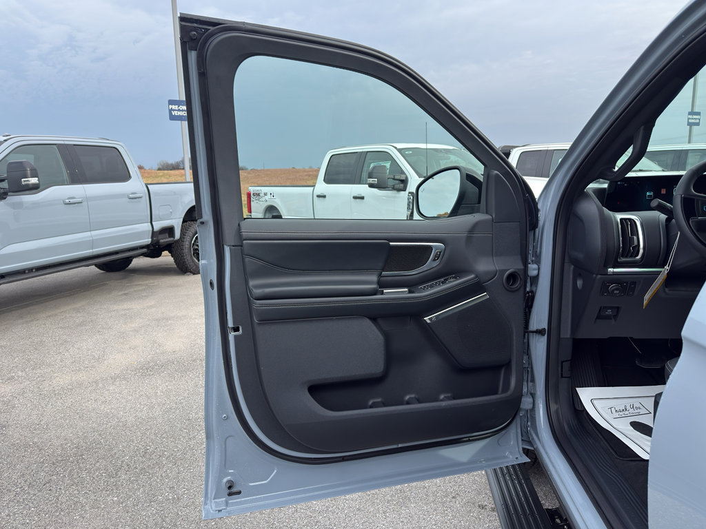 New 2025 Ford Expedition Platinum w/ Stealth Performance Package image 18