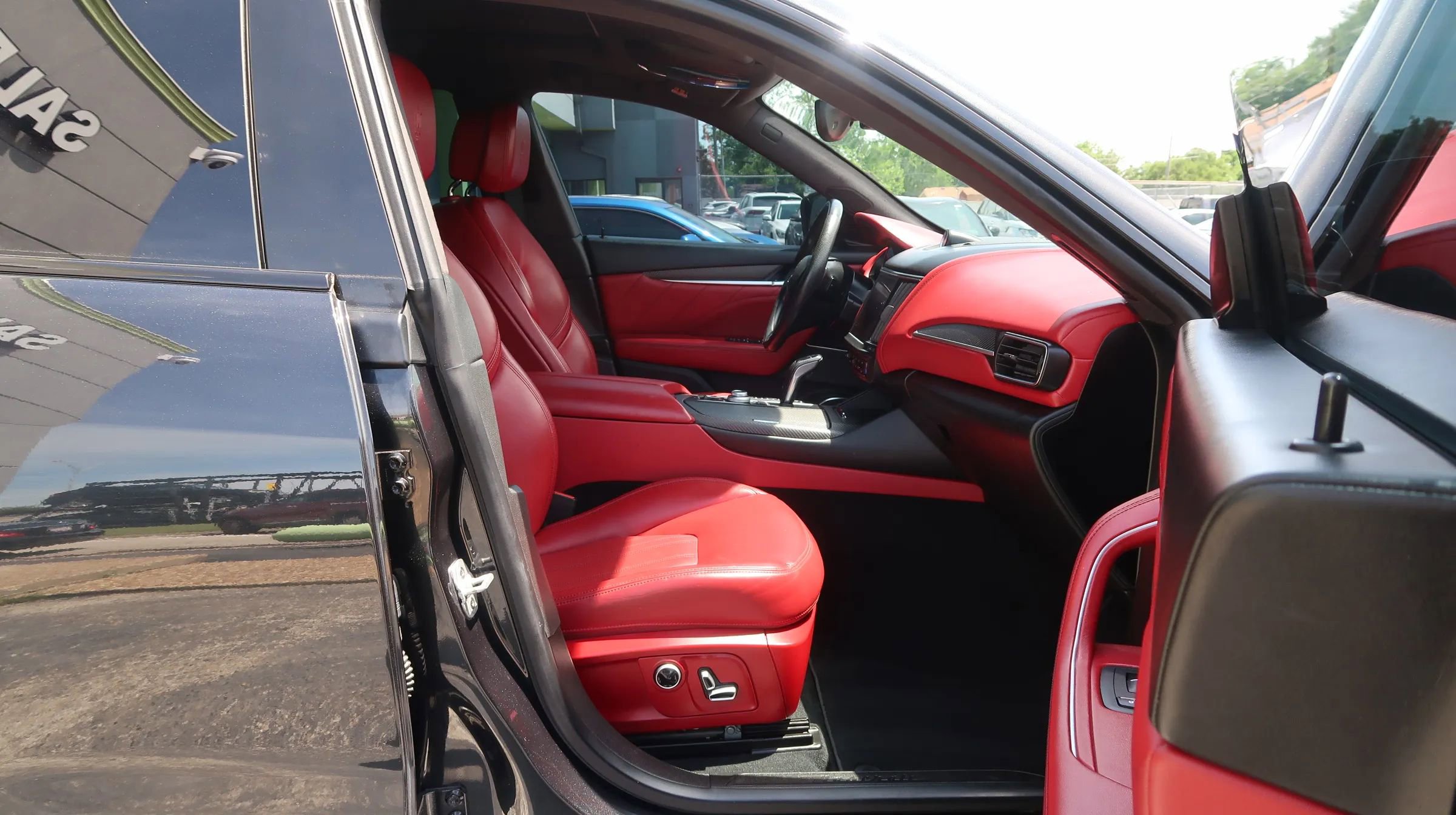 Used 2022 Maserati Levante Modena AWD/4WD image 25