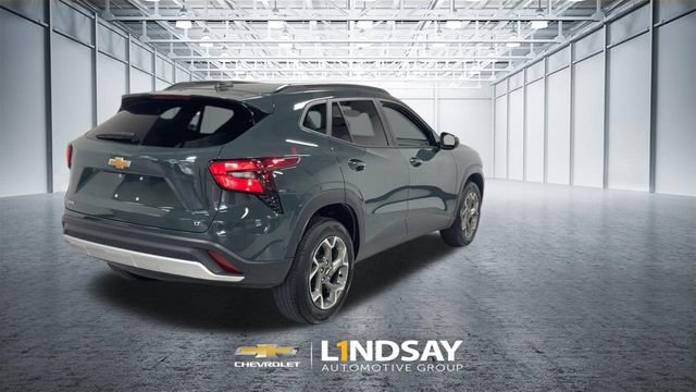 Certified 2025 Chevrolet Trax LT FWD image 8
