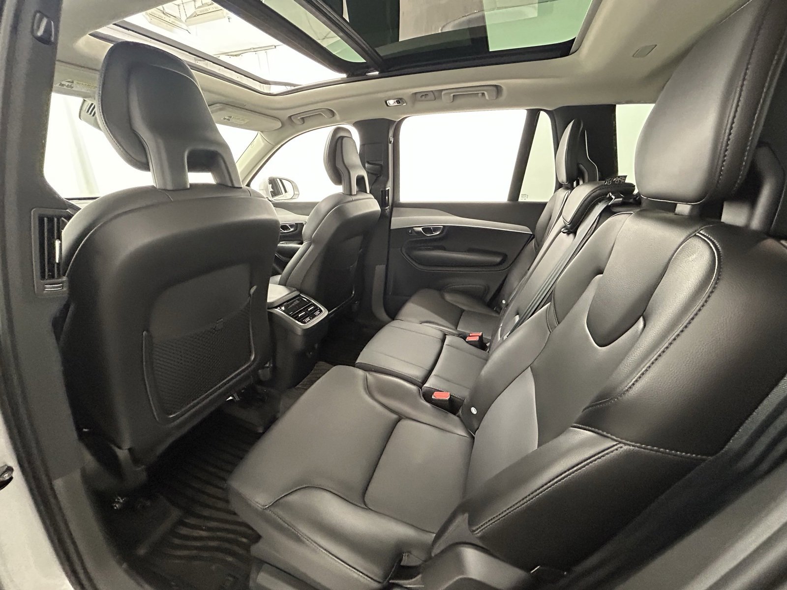 Used 2021 Volvo XC90 T5 Momentum w/ Climate Package image 34