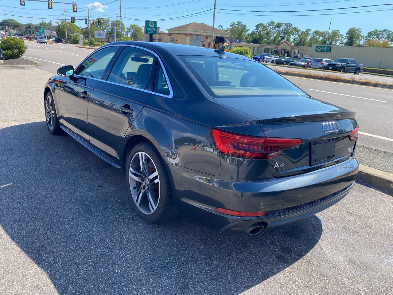 Used 2017 Audi A4 2.0T Premium Plus w/ Premium Plus Package image 3