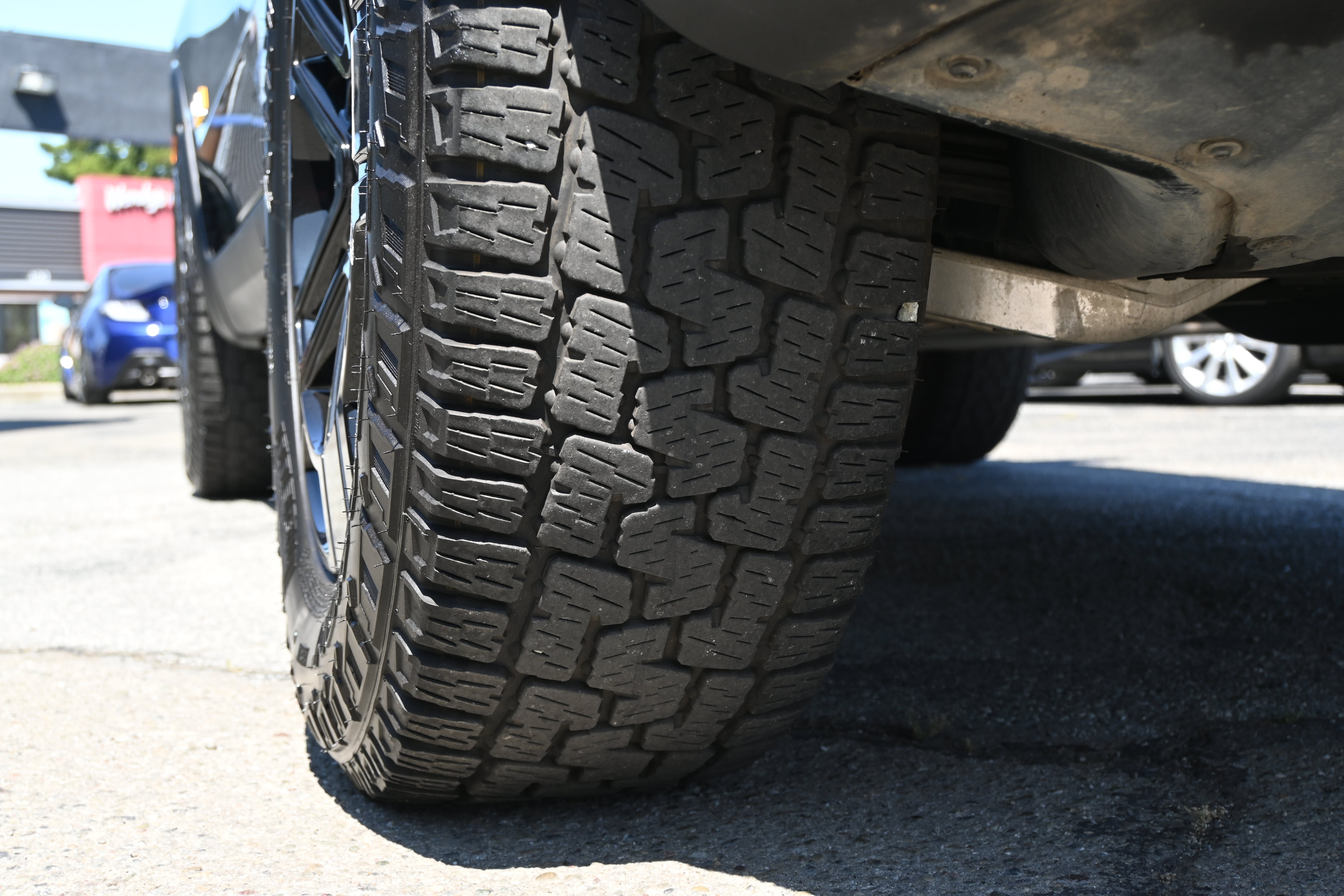 Used 2023 Rivian R1S Adventure AWD/4WD image 14