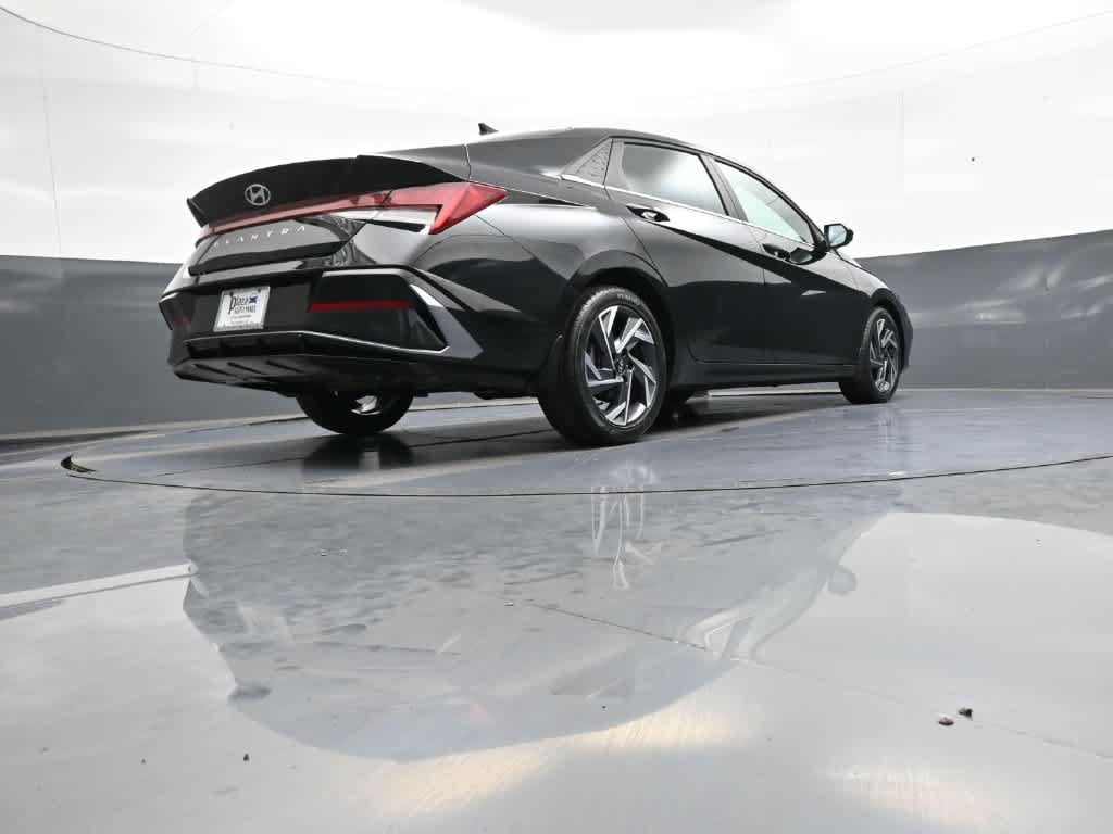 Certified 2024 Hyundai Elantra SEL w/ Convenience Package FWD image 40
