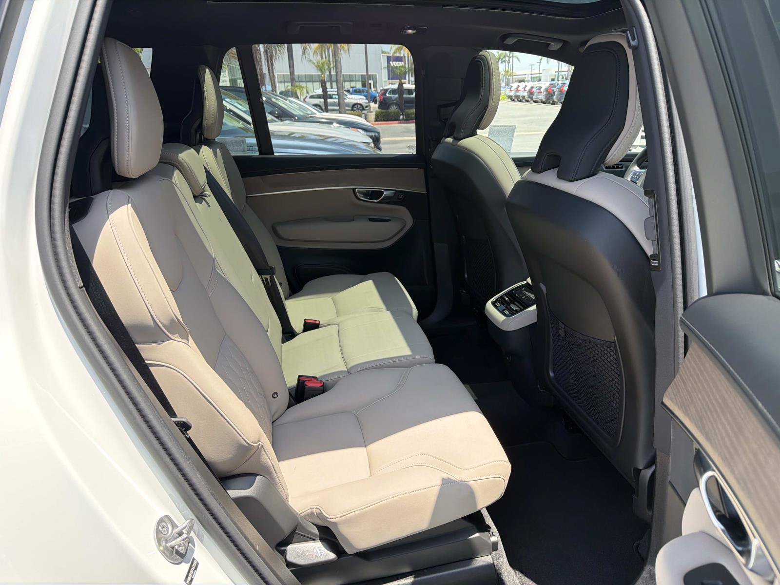 Used 2026 Volvo XC90 B6 Plus w/ Protection Package Premier AWD/4WD image 25