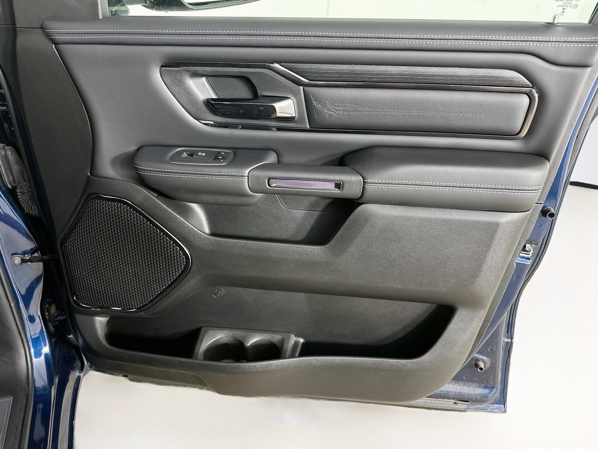 Used 2024 RAM 1500 Limited AWD/4WD image 33