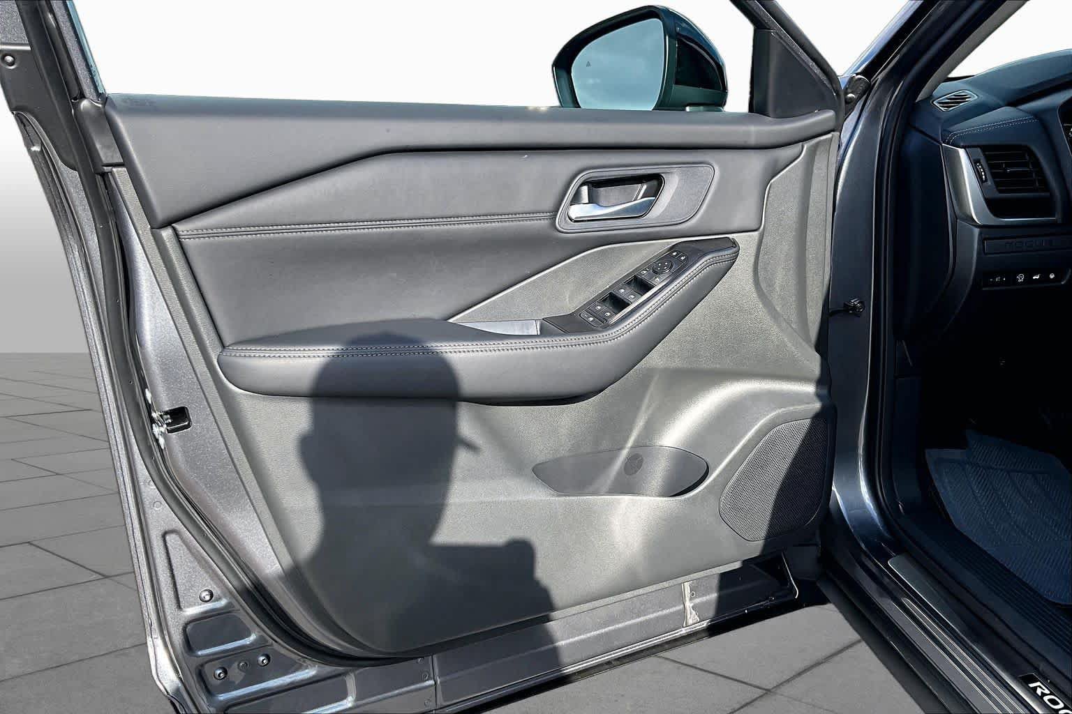 New 2027 Nissan Rogue Dark Armor FWD image 10