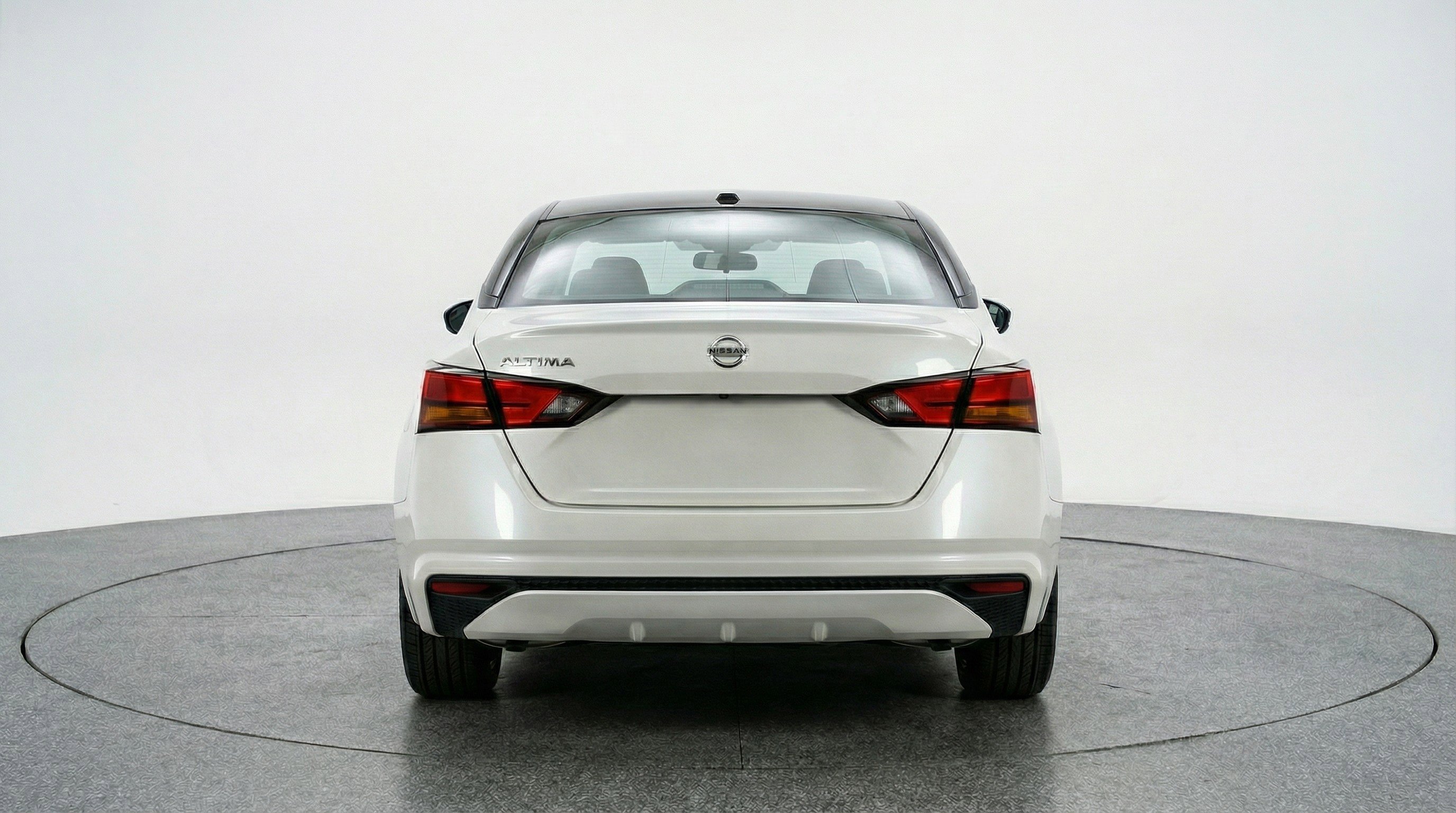 Used 2025 Nissan Altima 2.5 SV FWD image 7