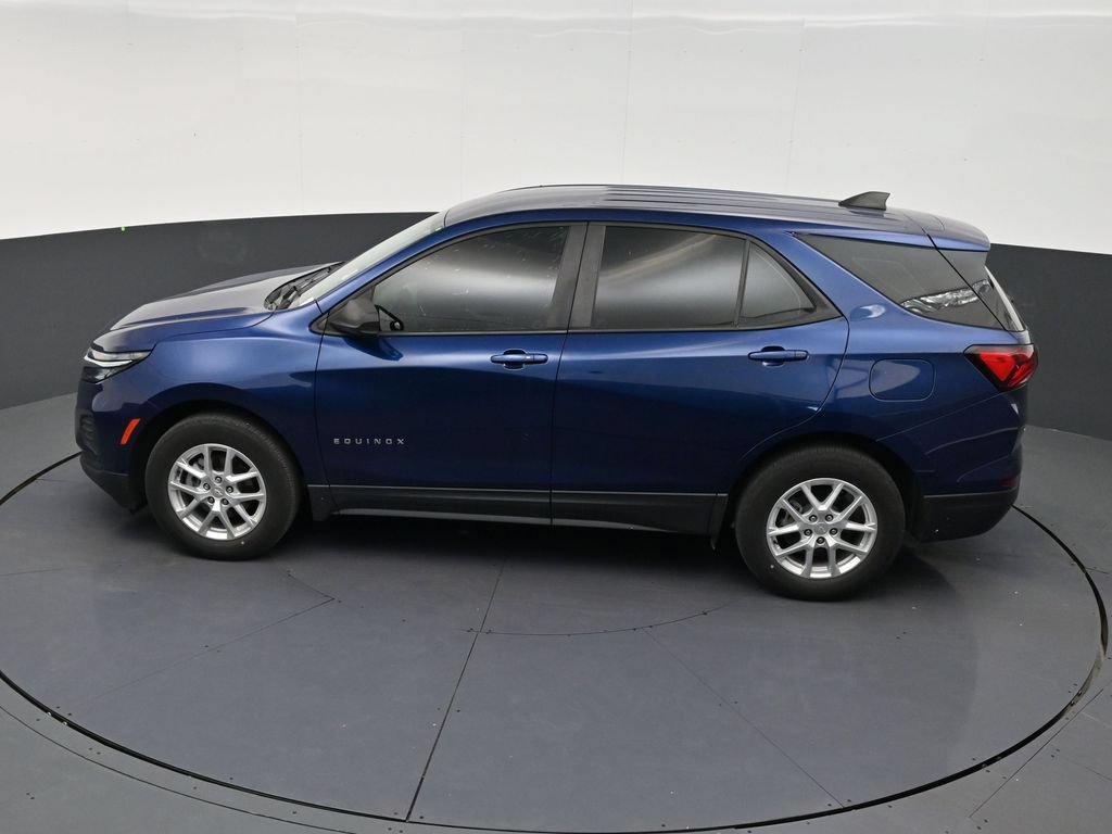 Used 2022 Chevrolet Equinox LS FWD image 13