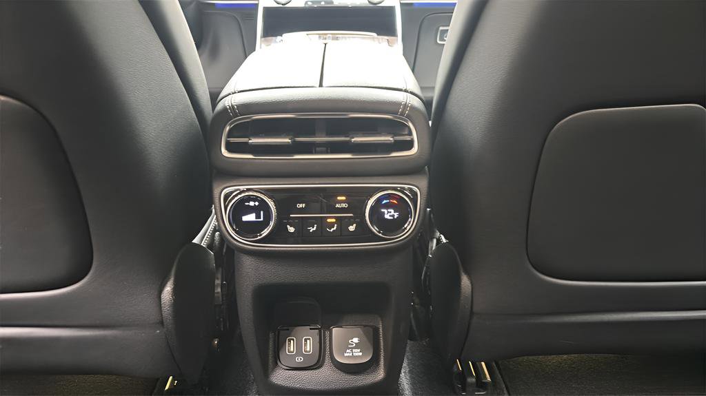 Used 2023 Genesis GV80 2.5T w/ Prestige 20" Package image 11