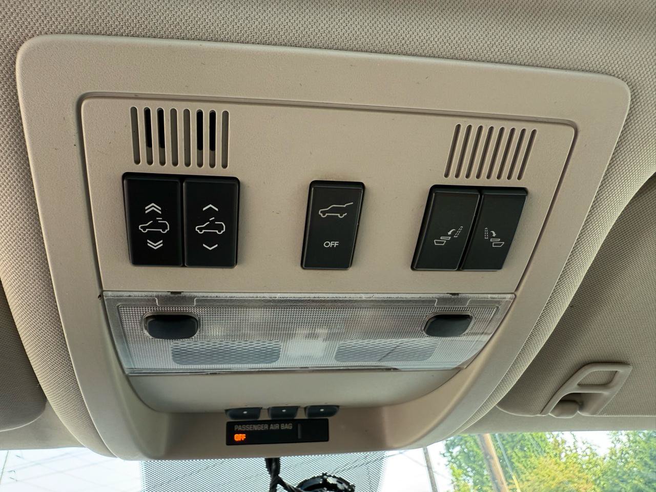 Used 2008 Chevrolet Suburban LTZ w/ LTZ Preferred Equipment Group AWD/4WD image 35