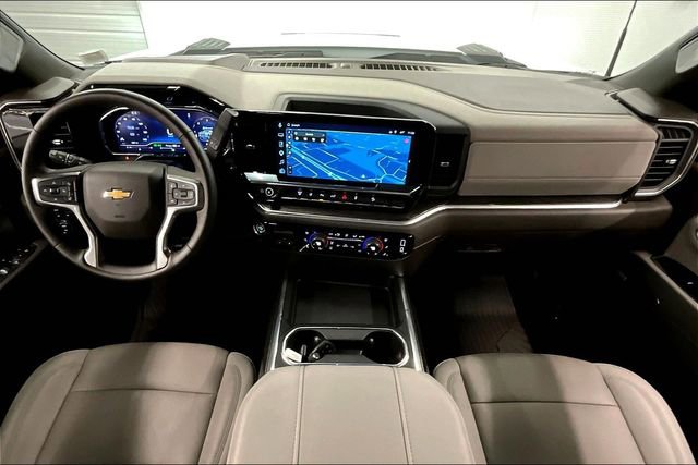 Used 2025 Chevrolet Silverado 2500 LTZ w/ LTZ Convenience Package AWD/4WD image 18