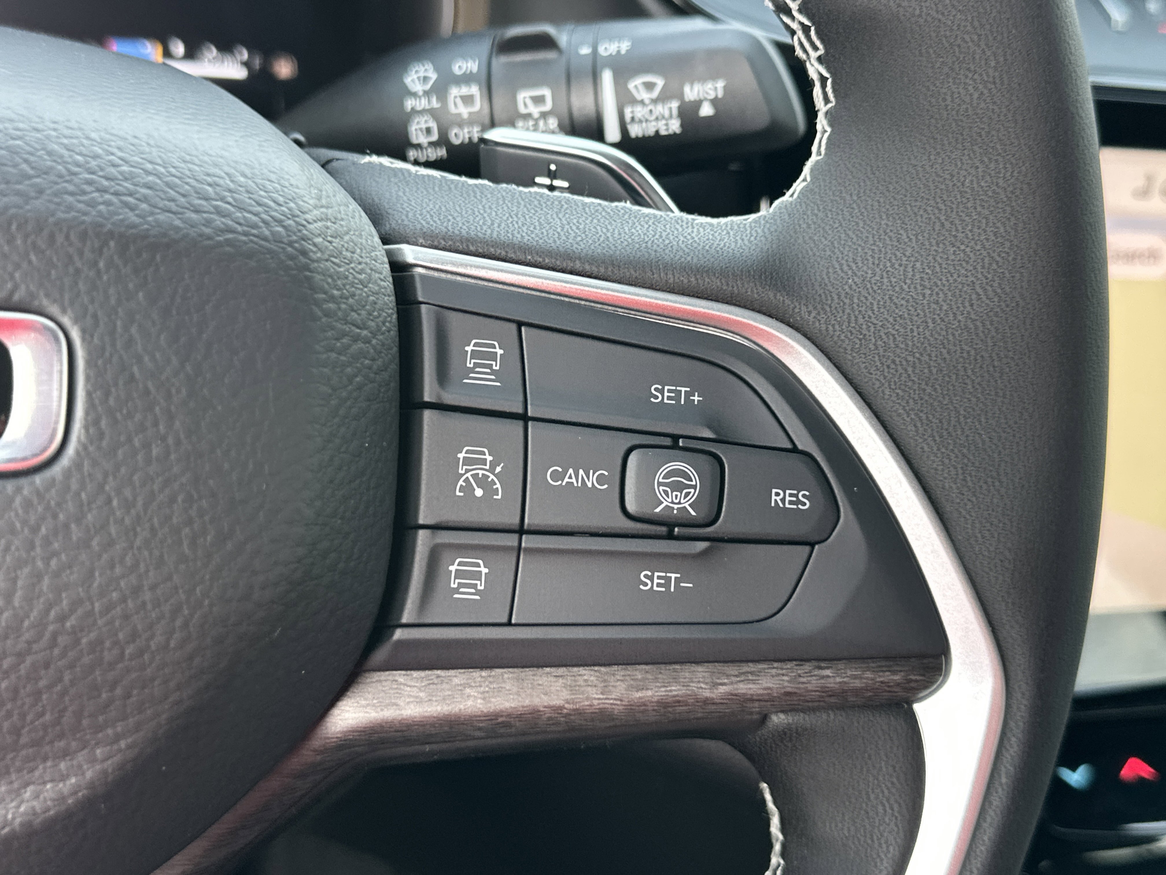 New 2026 Jeep Grand Cherokee Limited image 9