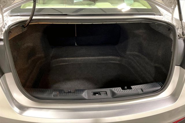 Used 2018 Ford Taurus SE FWD image 36