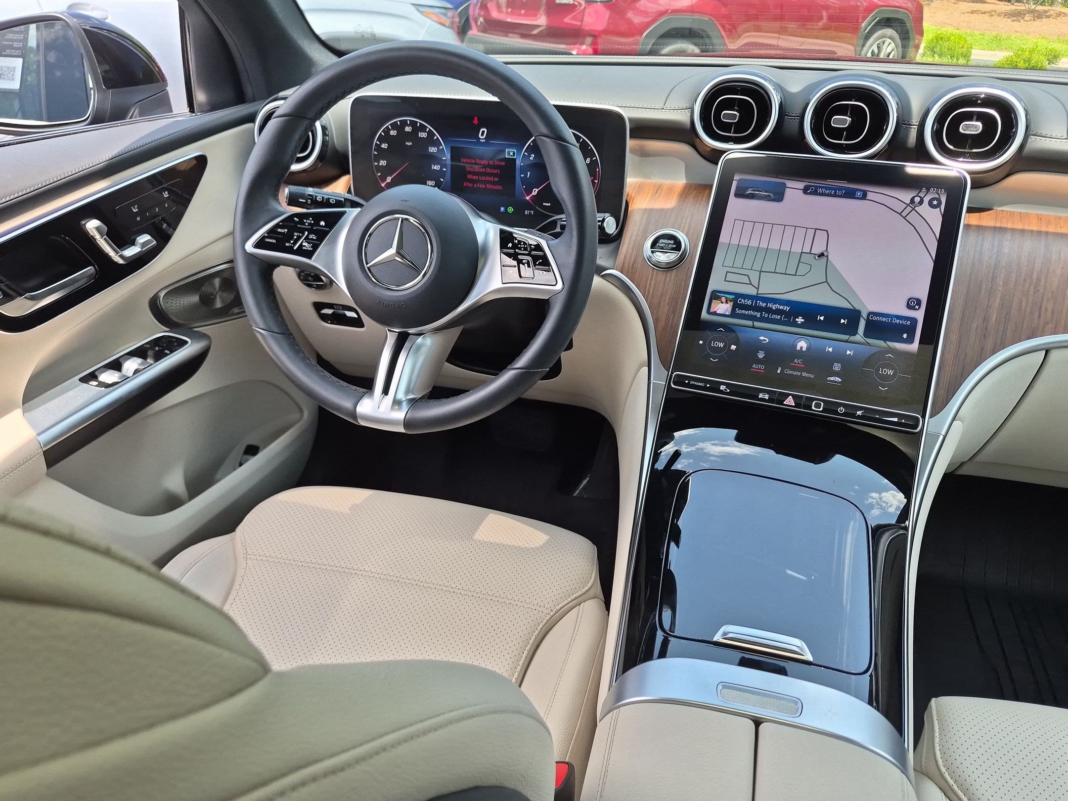 Used 2023 Mercedes-Benz GLC 300 4MATIC image 29