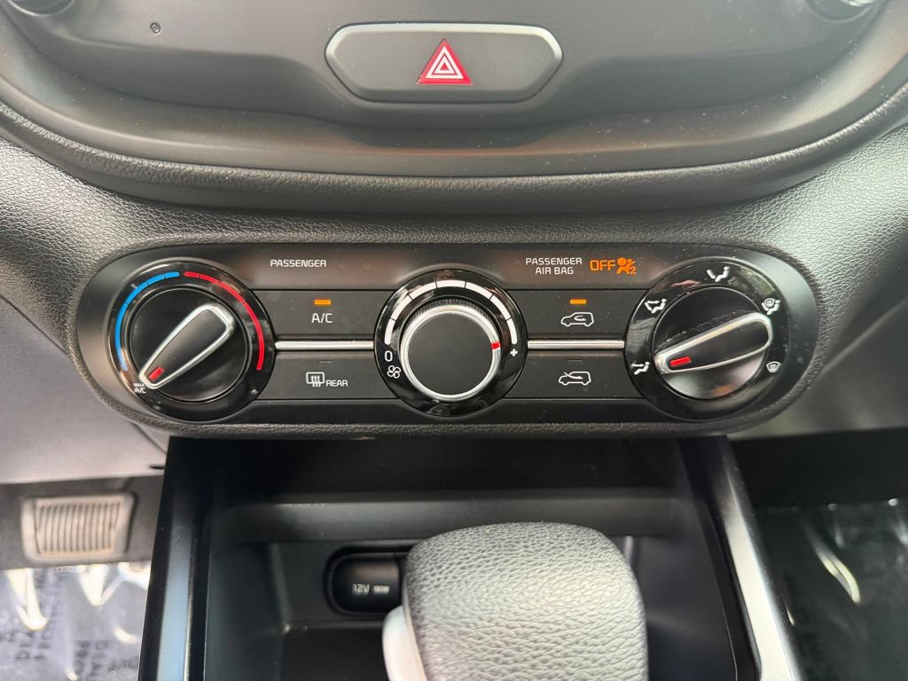 Used 2024 Kia Soul LX w/ Option Group 015 FWD image 25